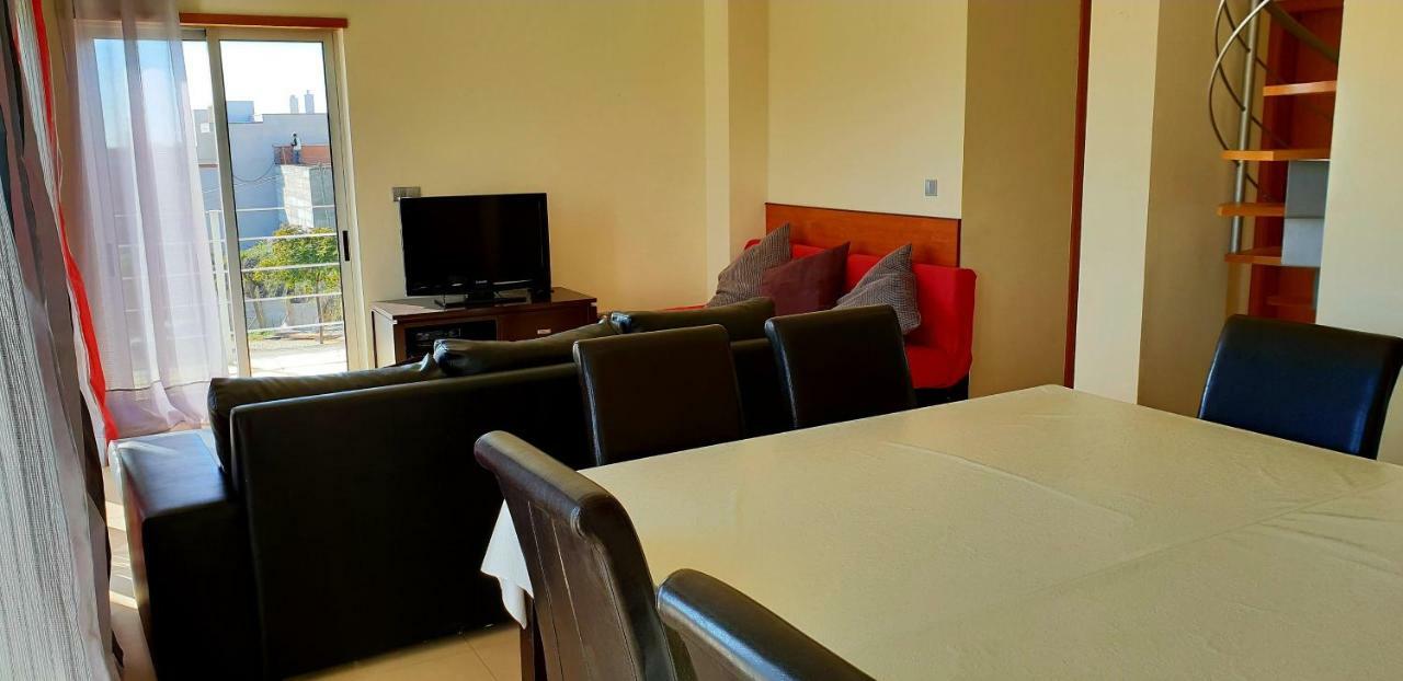 Deluxe By Sunny Deluxe Apartment